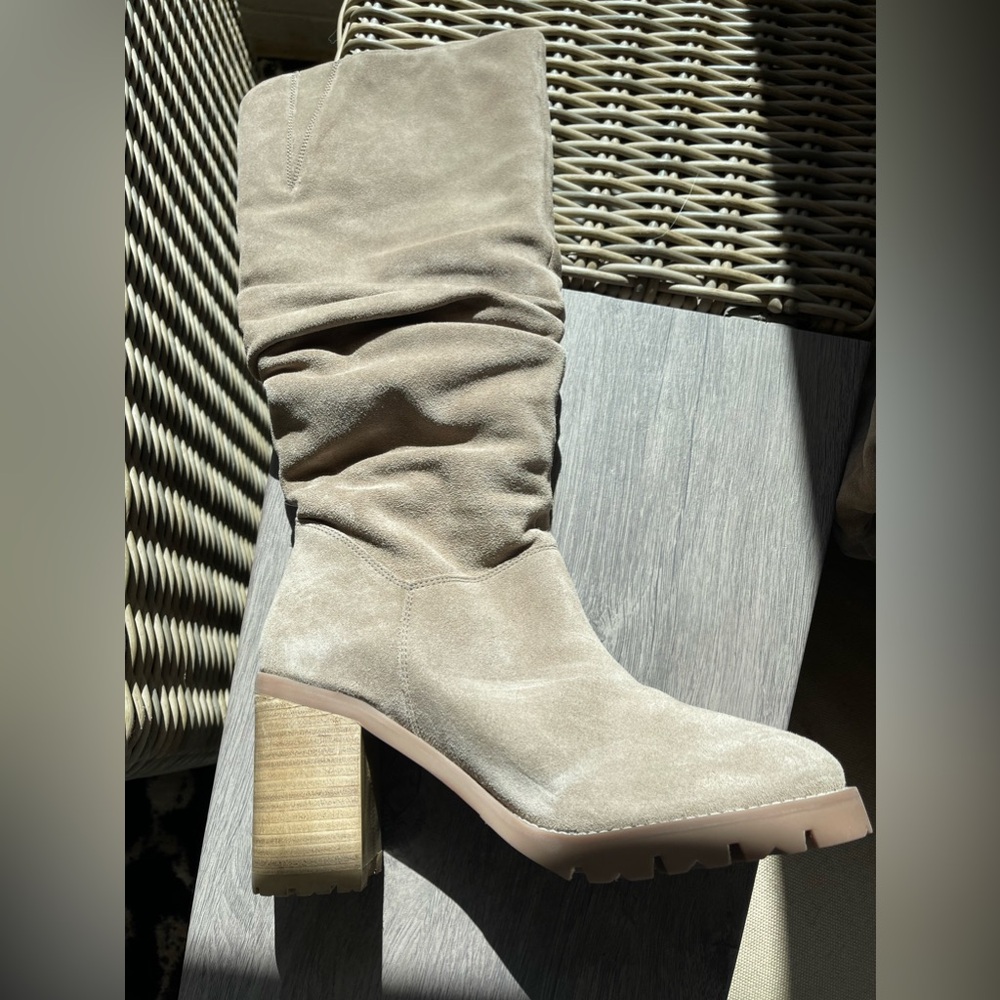 NWOT Harley Davidson light tan suede tall pull on boots size 10 women